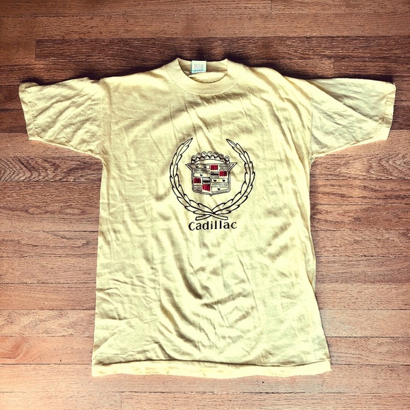 VINTAGE CADILLAC Tshirt Top Never Worn - Picture 1 of 3